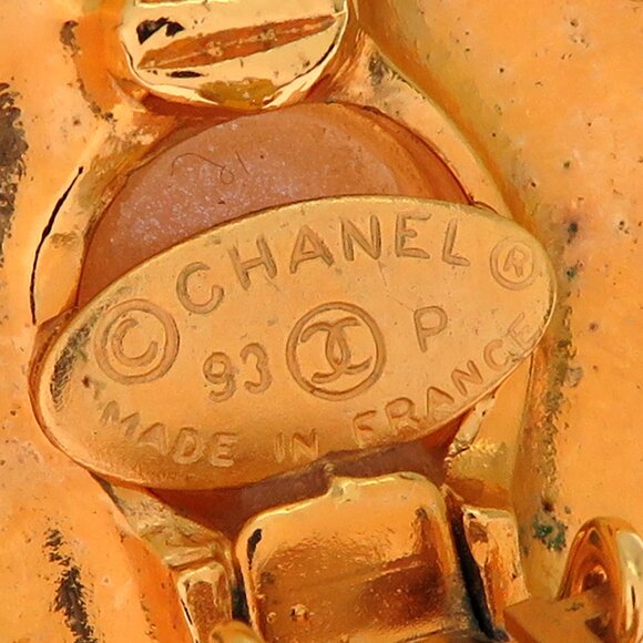 CHANEL Gold Pearl Logo Earrings - Picture 7 of 9